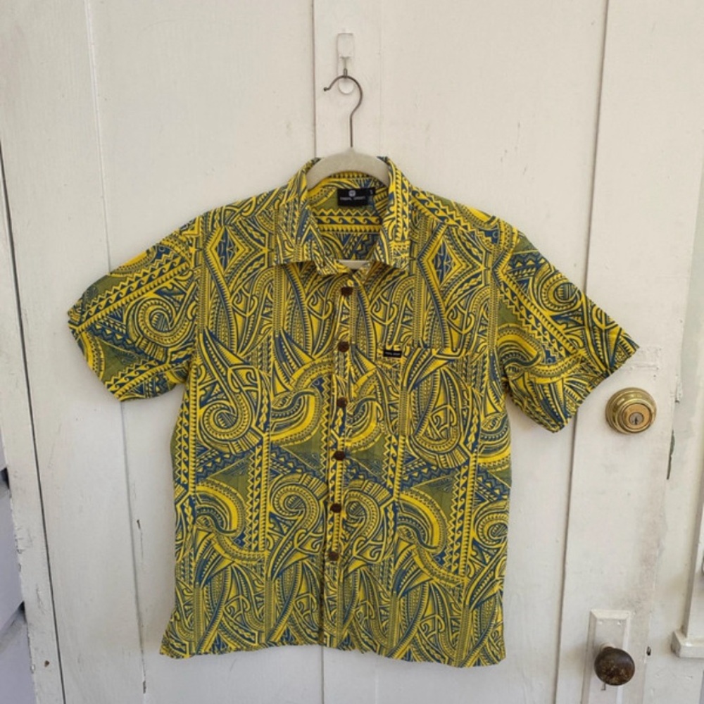 Men Sz Small Tribal Graphic Island Camp Shirt Yellow Blue Cotton Vacation Casual